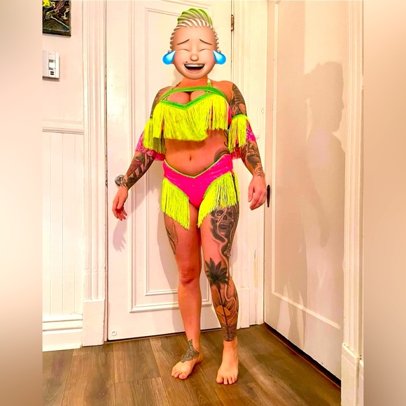 Custom dancer costume - Picture 2 of 5